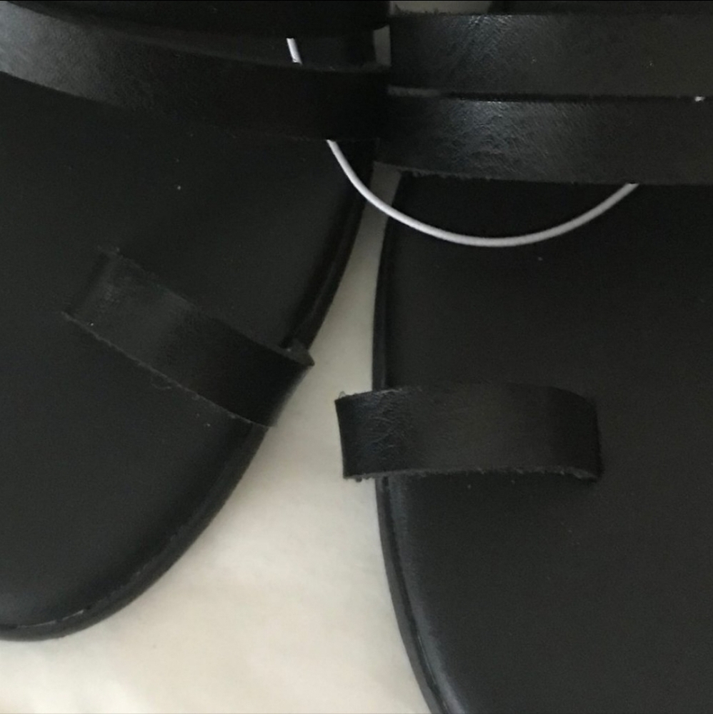 A New Day Black Toe Ring Sandals - Picture 10 of 11